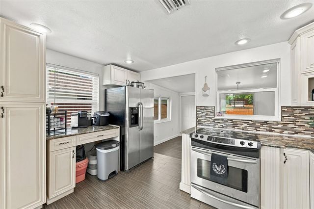1684 CORAL WAY, Largo, FL 33771