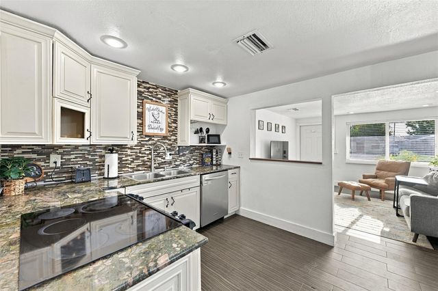 1684 CORAL WAY, Largo, FL 33771