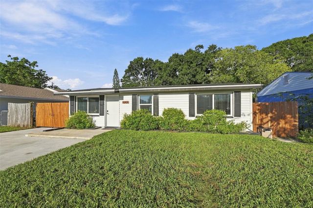 1684 CORAL WAY, Largo, FL 33771