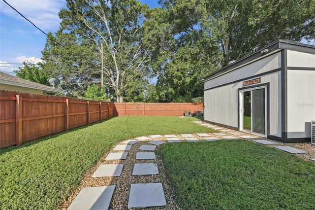 1684 CORAL WAY, Largo, FL 33771