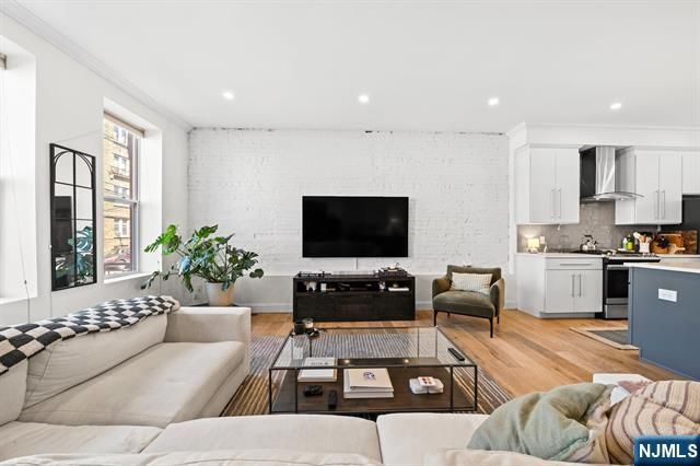 966 Summit Avenue 1, Jersey City, NJ 07307
