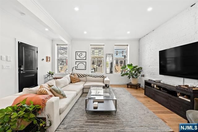 966 Summit Avenue 1, Jersey City, NJ 07307