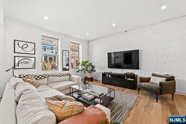 966 Summit Avenue 1, Jersey City, NJ 07307