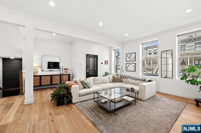 966 Summit Avenue 1, Jersey City, NJ 07307