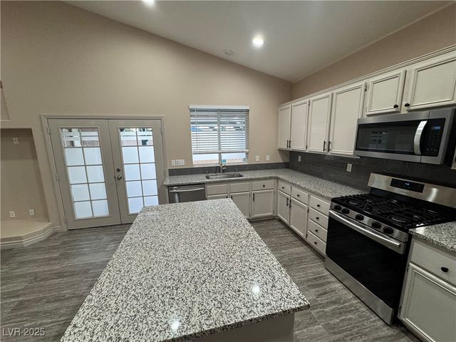 2503 Hollow Oak Avenue, North Las Vegas, NV 89031