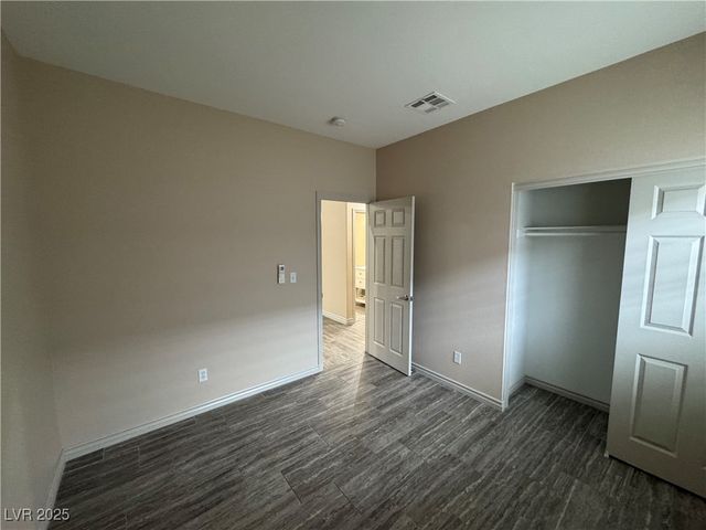 2503 Hollow Oak Avenue, North Las Vegas, NV 89031