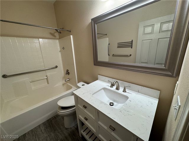 2503 Hollow Oak Avenue, North Las Vegas, NV 89031