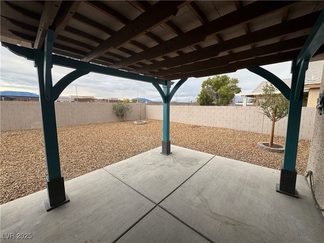 2503 Hollow Oak Avenue, North Las Vegas, NV 89031