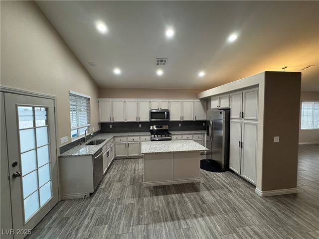 2503 Hollow Oak Avenue, North Las Vegas, NV 89031