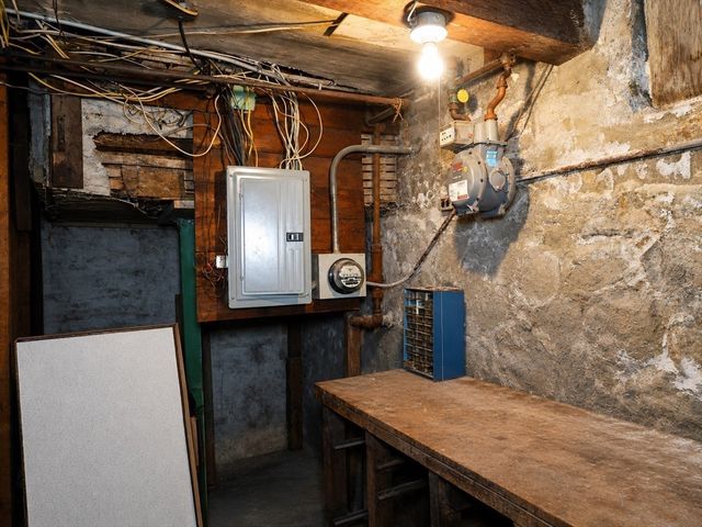56 Marlborough St, Chelsea, MA 02150