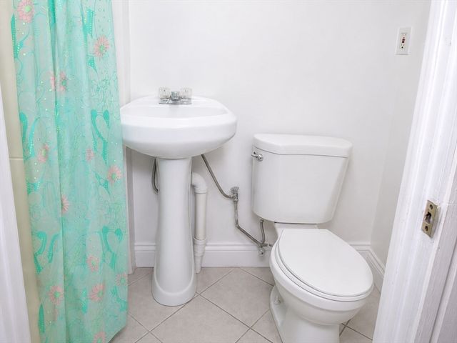 56 Marlborough St, Chelsea, MA 02150