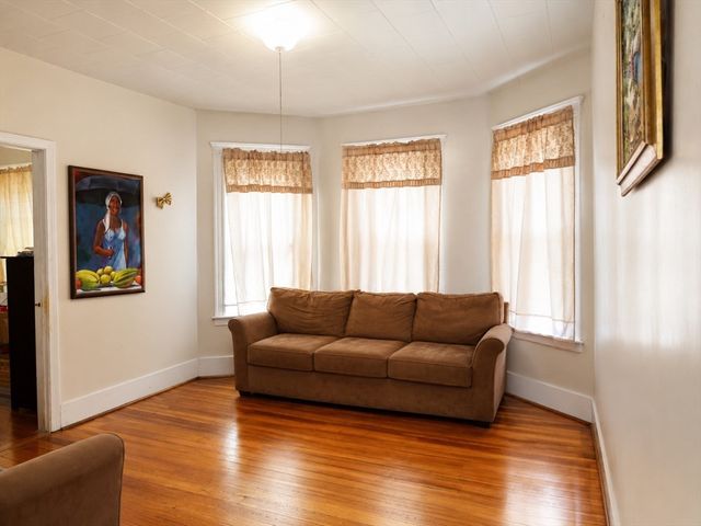 56 Marlborough St, Chelsea, MA 02150