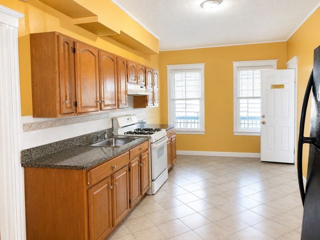 56 Marlborough St, Chelsea, MA 02150