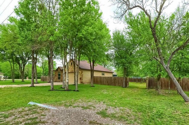 101 Keahi CT, Bastrop, TX 78602