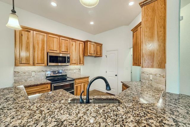 101 Keahi CT, Bastrop, TX 78602