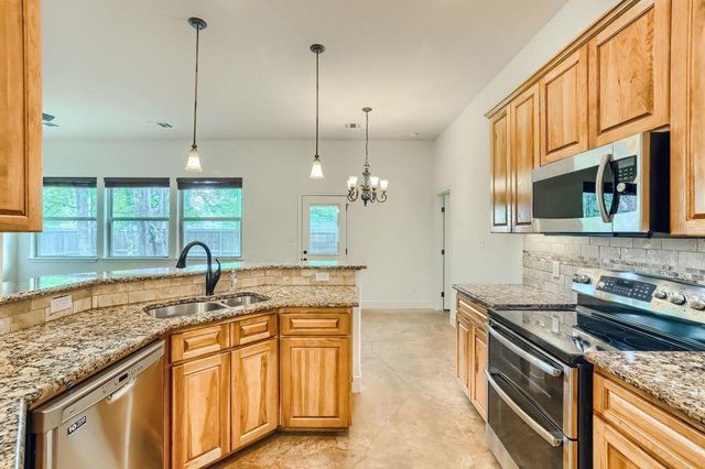 101 Keahi CT, Bastrop, TX 78602