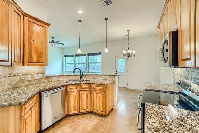 101 Keahi CT, Bastrop, TX 78602