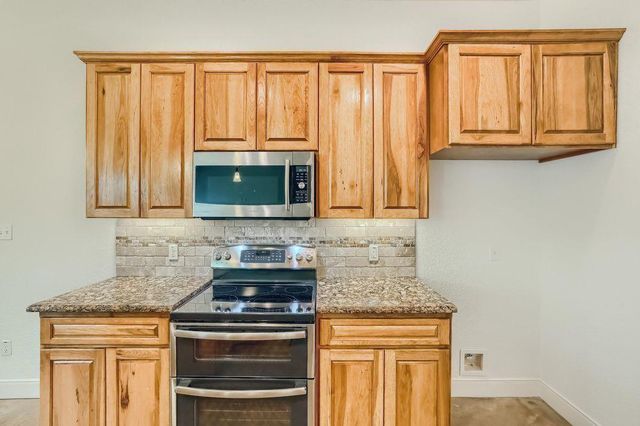 101 Keahi CT, Bastrop, TX 78602