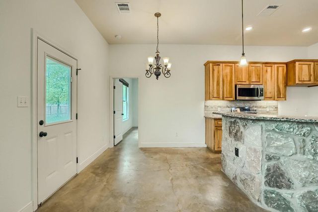 101 Keahi CT, Bastrop, TX 78602