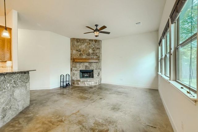 101 Keahi CT, Bastrop, TX 78602