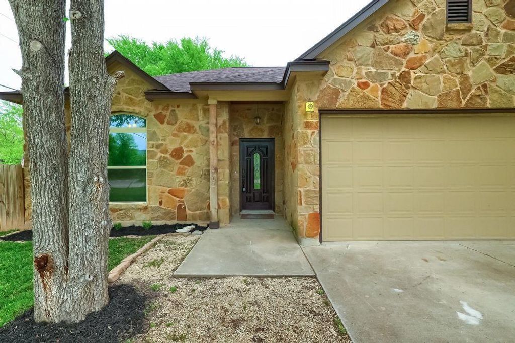 101 Keahi CT, Bastrop, TX 78602