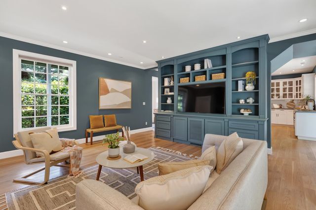 165 Cross Rd, Oakland, CA 94618