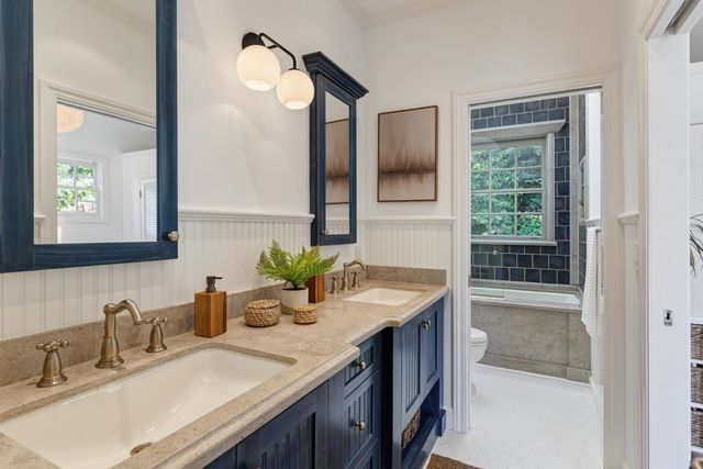 165 Cross Rd, Oakland, CA 94618