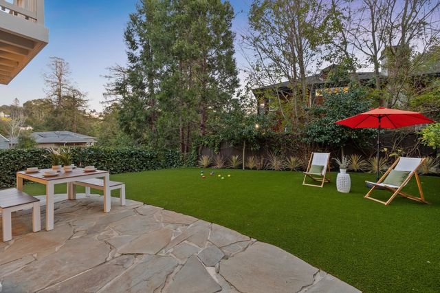 165 Cross Rd, Oakland, CA 94618