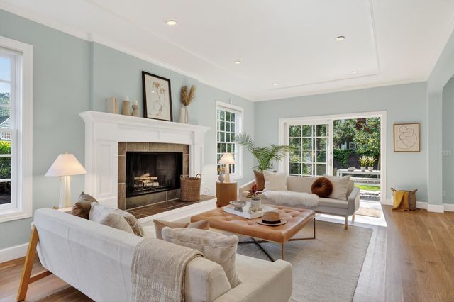 165 Cross Rd, Oakland, CA 94618