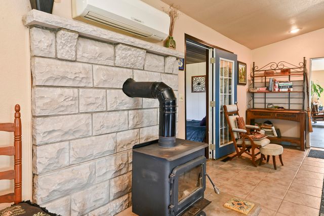 Rr1 Box 335 County Road 509 Road, Ava, MO 65608