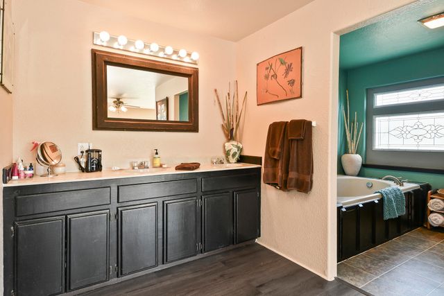 Rr1 Box 335 County Road 509 Road, Ava, MO 65608