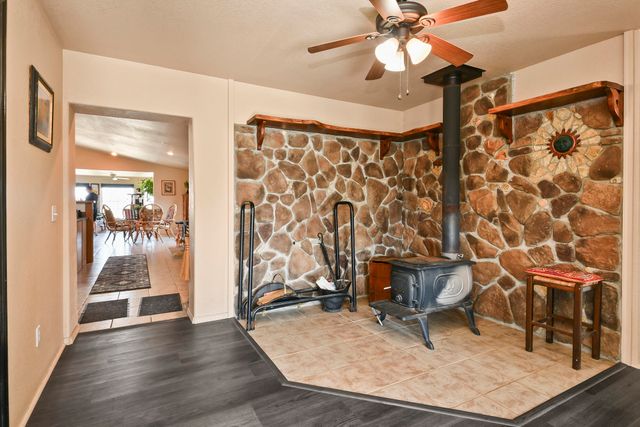 Rr1 Box 335 County Road 509 Road, Ava, MO 65608