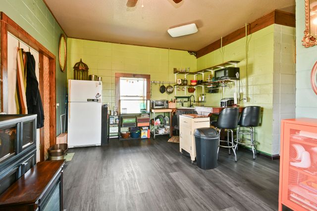 Rr1 Box 335 County Road 509 Road, Ava, MO 65608