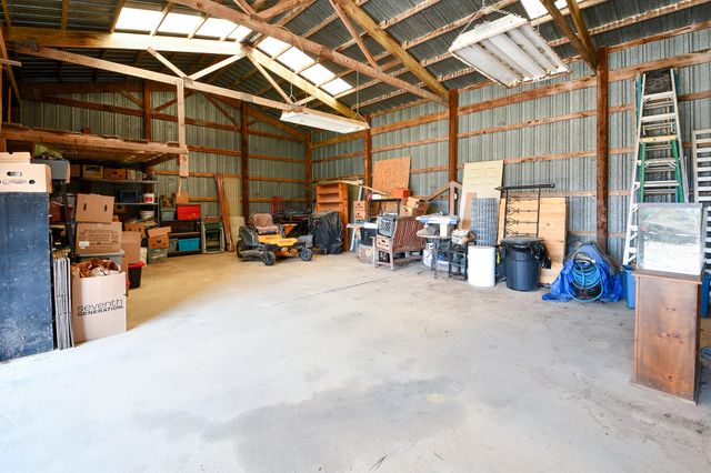 Rr1 Box 335 County Road 509 Road, Ava, MO 65608