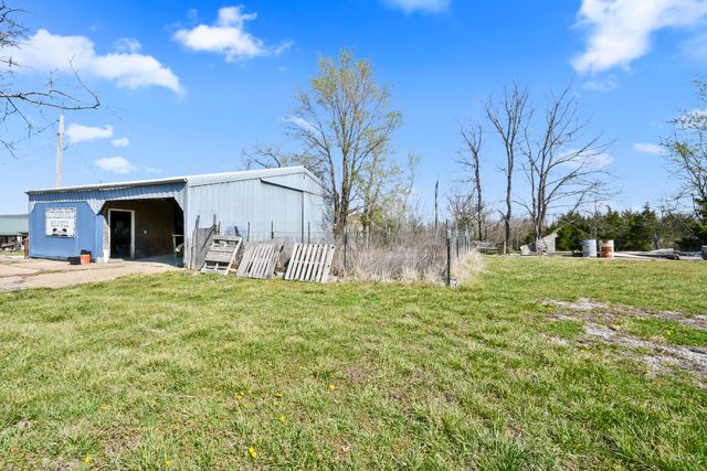 Rr1 Box 335 County Road 509 Road, Ava, MO 65608