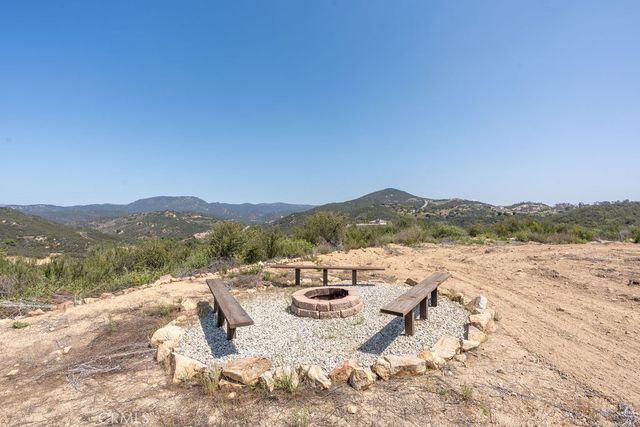 7 Hombre Ln, Murrieta, CA 92562