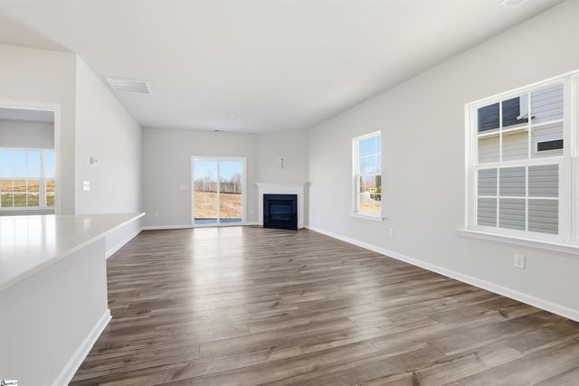 125 Farmwell Drive, Woodruff, SC 29388