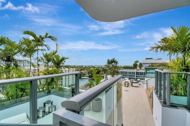 9901 W Bay Harbor Dr (2cover parking+storage) 401, Bay Harbor Islands, FL 33154