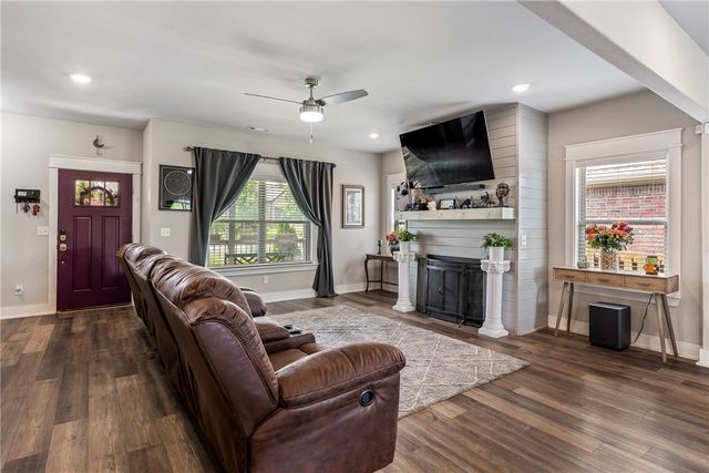 3601 SW Carter Road, Bentonville, AR 72713
