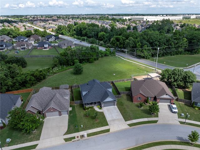 3601 SW Carter Road, Bentonville, AR 72713