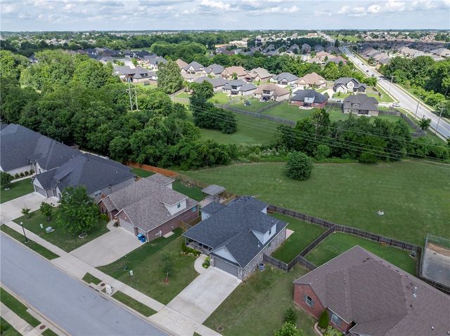 3601 SW Carter Road, Bentonville, AR 72713