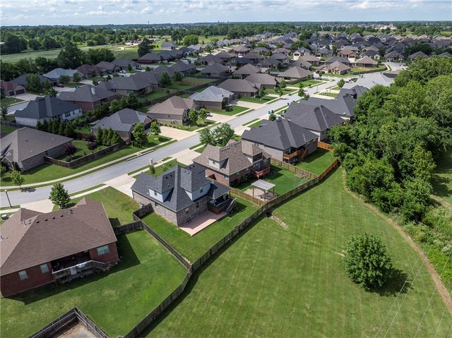 3601 SW Carter Road, Bentonville, AR 72713