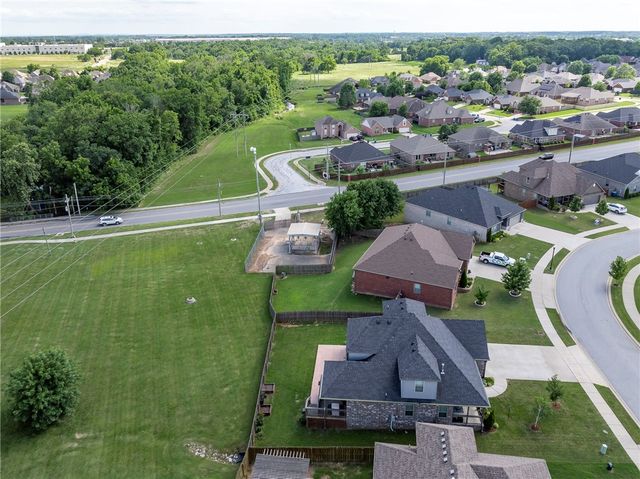 3601 SW Carter Road, Bentonville, AR 72713