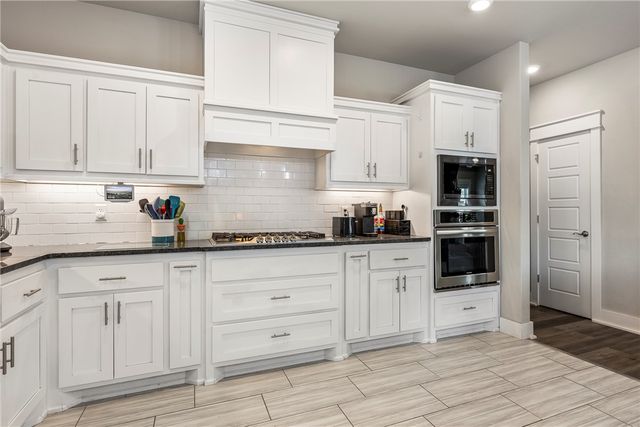 3601 SW Carter Road, Bentonville, AR 72713