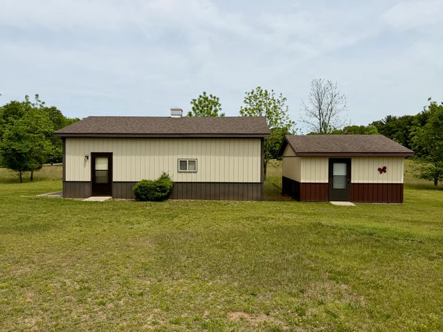 1960 S Fernwood Drive, Knox, IN 46534