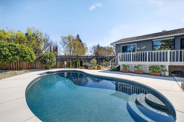 3406 Deerfield Ct, Napa, CA 94558