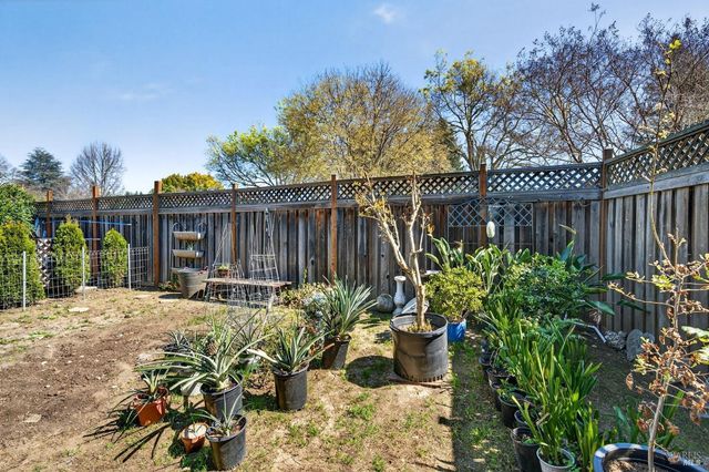 3406 Deerfield Ct, Napa, CA 94558