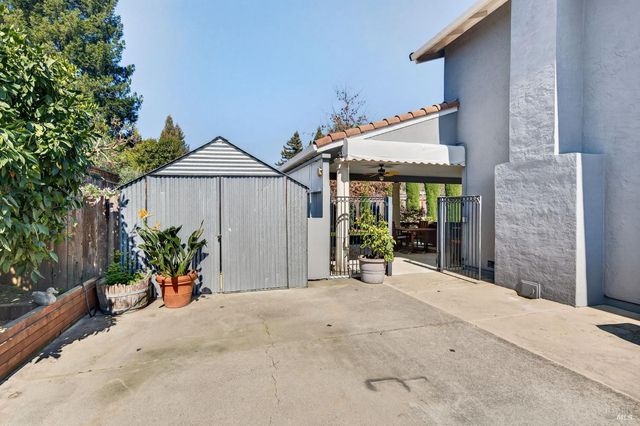 3406 Deerfield Ct, Napa, CA 94558