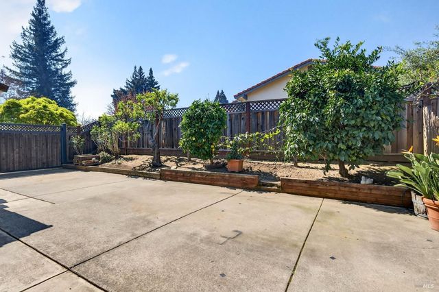 3406 Deerfield Ct, Napa, CA 94558