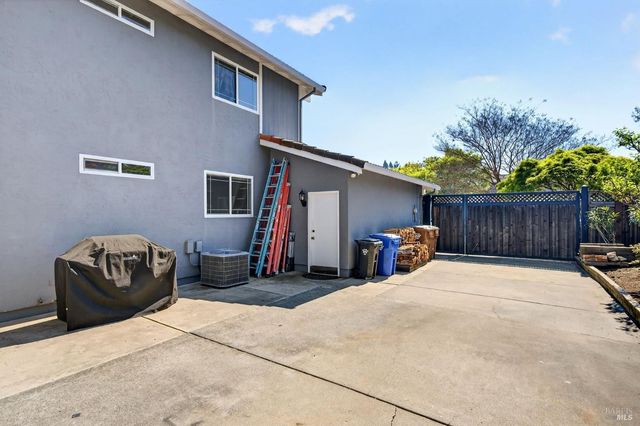 3406 Deerfield Ct, Napa, CA 94558